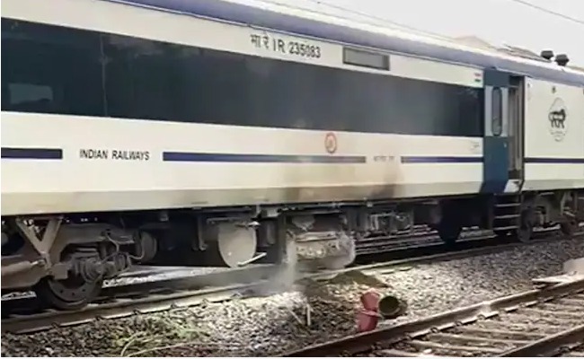 Fire Erupts in Bhopal-Delhi Vande Bharat Train, Passengers Unharmed.