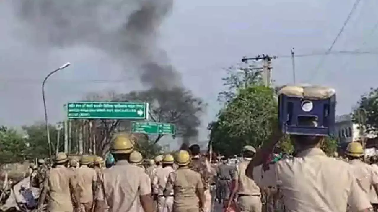 “Haryana on High Alert: Death Toll Rises to 5 in Violent Clashes, Curfew in Nuh, Section 144 in Gurugram”.