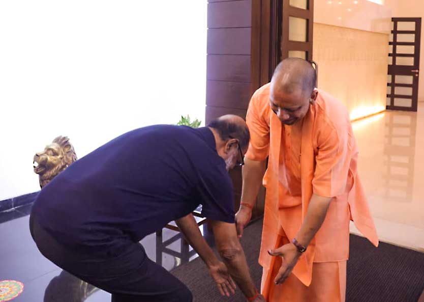 Rajinikanth Opens Up About Touching Yogi Adityanath’s Feet: Did It as a Sign of Respect