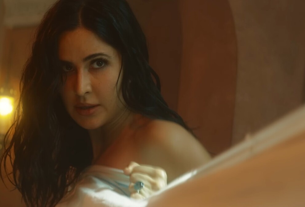 After Ranbir Kapoor, Katrina Kaif stuns with a towel scene in Tiger 3, leaving fans astonished.