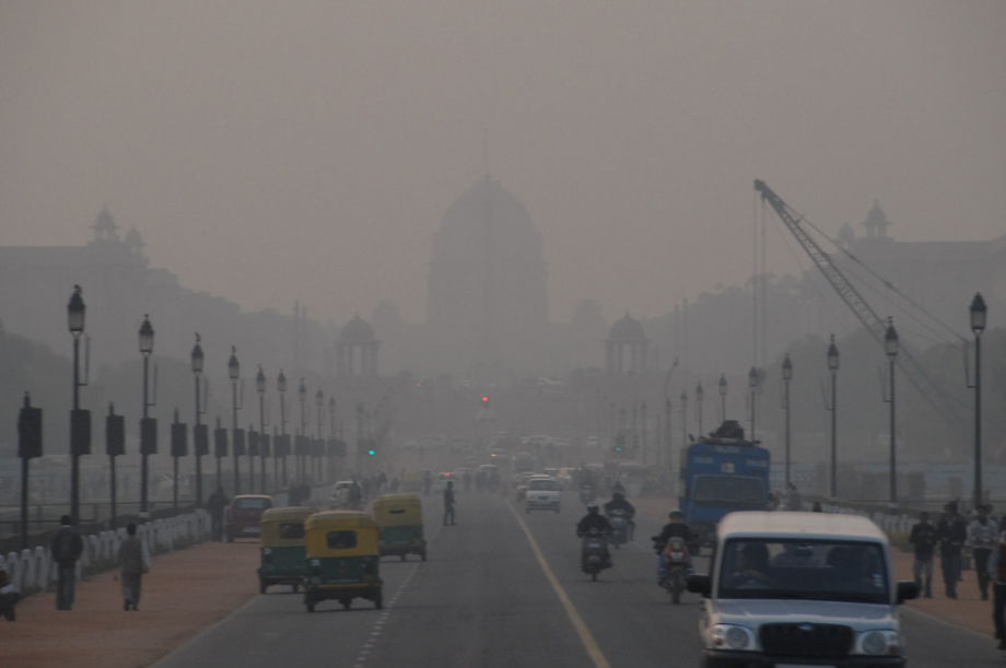 Delhi Air Pollution: Commuting from Noida to Delhi on Weekdays? Keep These Documents in Your Car