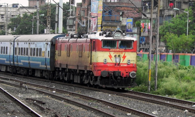 Minor Fire on Bhubaneswar-Howrah Jan Shatabdi Express Quickly Controlled