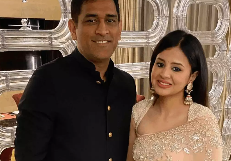 Sakshi Dhoni’s Baby Announcement During CSK vs SRH Match Goes Viral