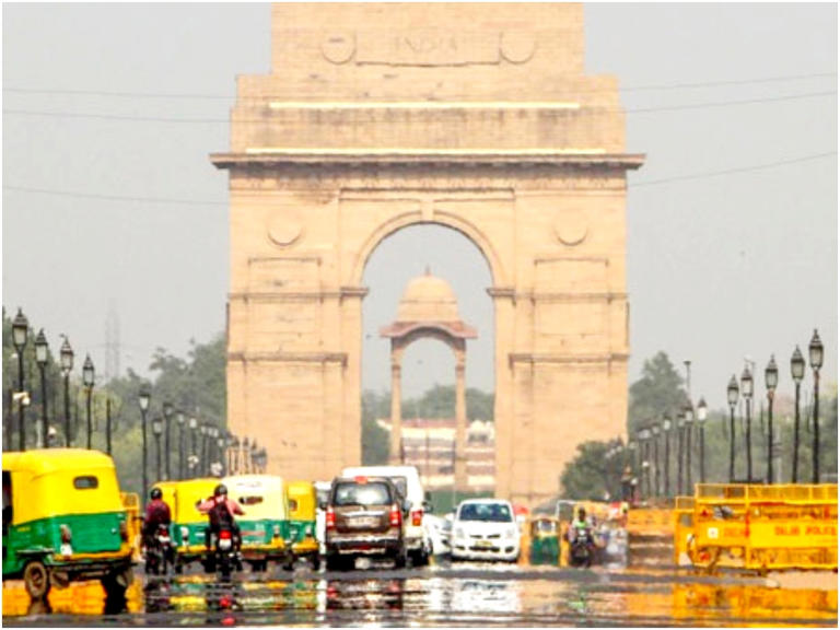 IMD Issues Red Alert in Delhi, Uttar Pradesh Amid Scorching Temperatures; Relief Expected Soon Delhi Weather Update
