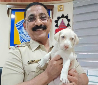 This Mumbai Cop Becomes a Savior for Stray Animals, Uses WhatsApp Group to Address Animal Abuse