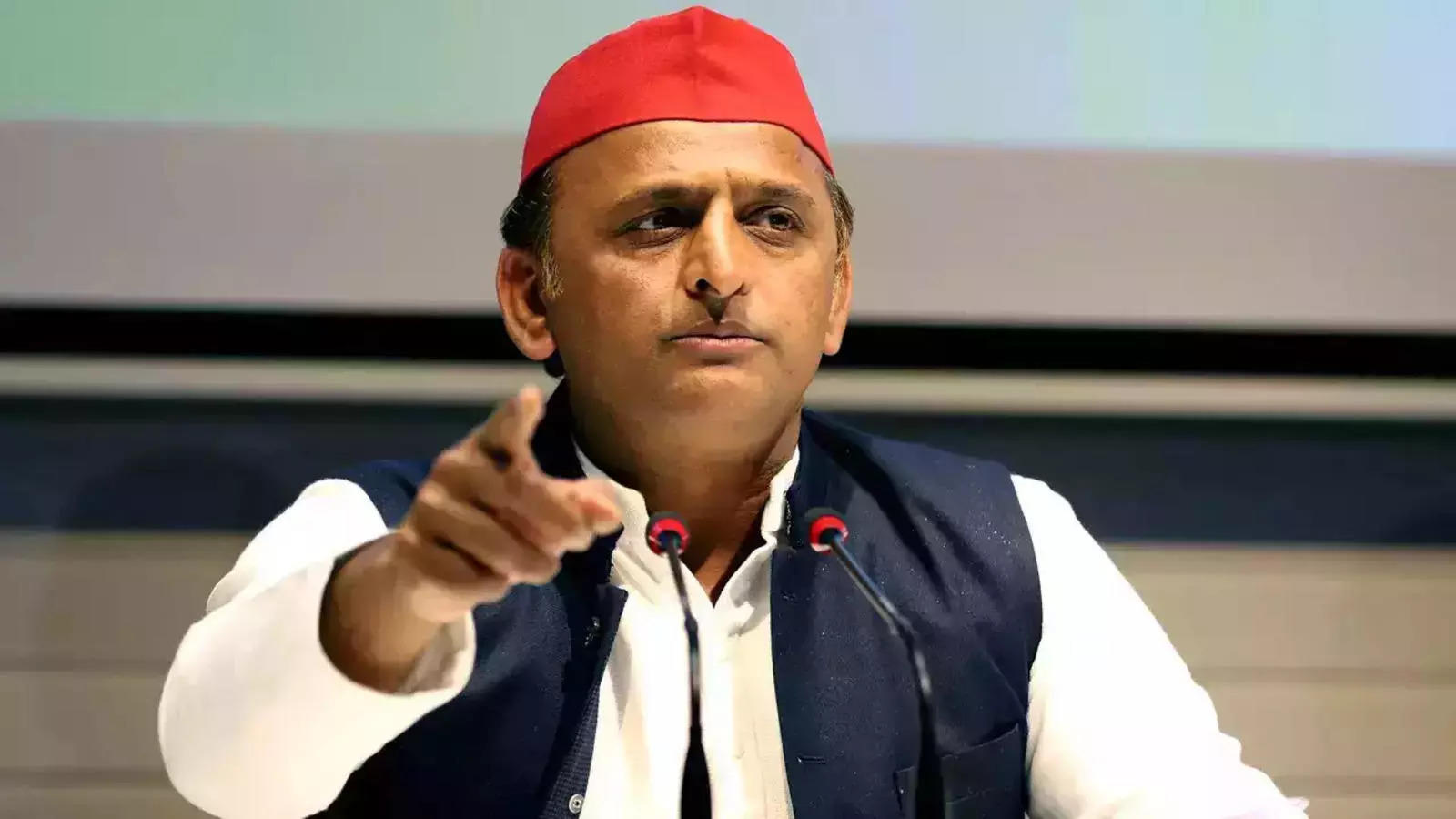 Akhilesh Yadav’s Perspective on the Prevalence of Paper Leaks in Parliament