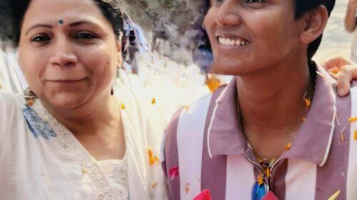 Residents of Katyayani Society, Dwarka, Give Heroic Welcome to World Cup Star Deepti Sharma