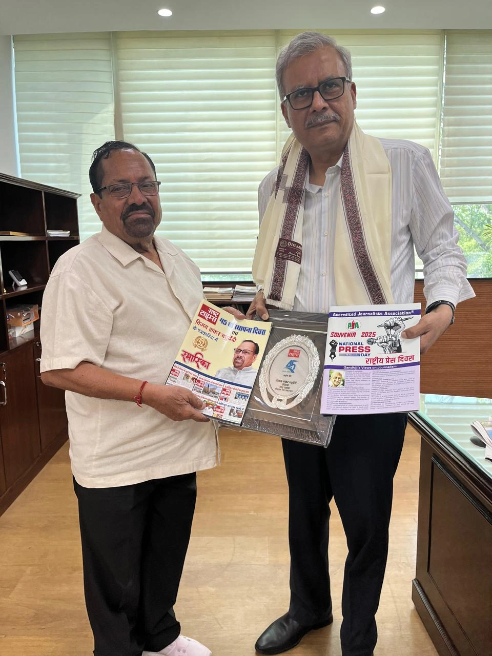 Senior Journalist and CIC Commissioner Shri Ashutosh Chaturvedi Honoured for Four Decades of Fair and Fearless Journalism