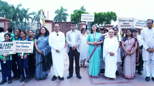 “Solar Man of India” Prof. Chetan Singh Solanki flags off Bharat Climate Satyagraha Yatra from Rajghat