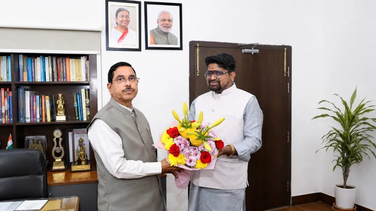 Dr. Bhargav Mallappa Extends Congratulations to Shri Prahlad Joshi on Taking Charge