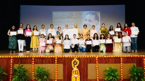 'No Nasha Nation' Message Reaches MCM DAV College as Hundreds of Students Take the Drug-Free Pledge