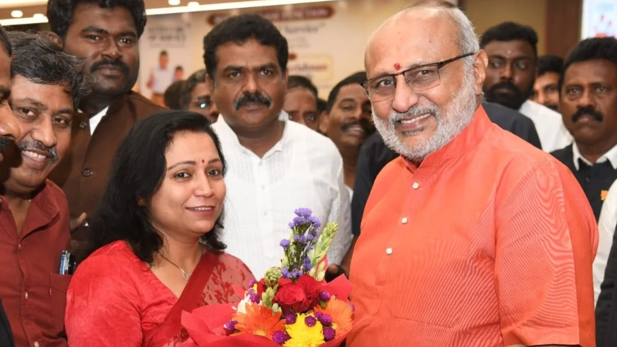 Parul Singh Meets Vice President C. P. Radhakrishnan at Delhi Book Launch